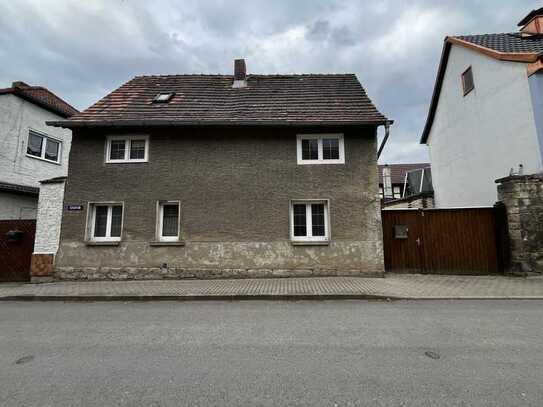 Sanierungsbedürftiges Einfamilienhaus in ruhiger Wohnlage