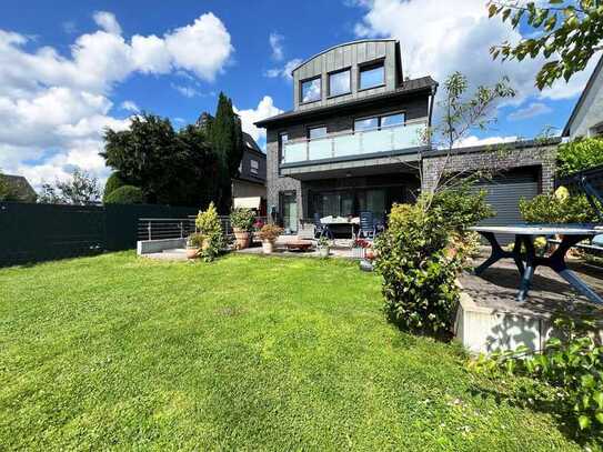 Luxuriöses Zwei- Dreifamilienhaus mit Interieur in Top-Lage!