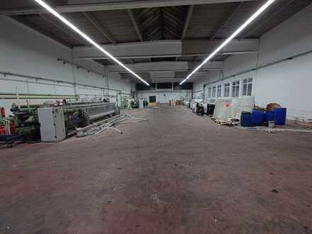 2900m² Hallenkomplex/ Produktionshalle/ Lagerhalle mit Meisterbüro und Sozialräumen