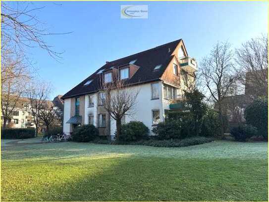 Große, gepflegte, helle 4 Zimmerwohnung mit Balkon und TG-Stellplatz in ruhiger Lage
Gartenmitbenut