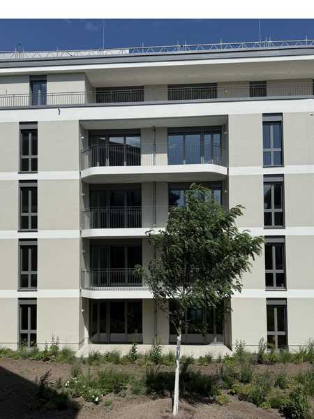                                                               Freundliches 2-Zimmer-Penthouse mit Balkon in traumhafter Lage                                                       in Kastel (Wiesbaden)