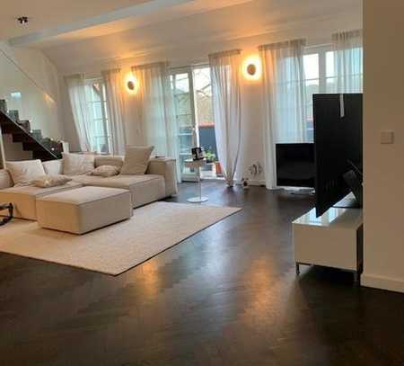 sonnige luxuriöse Dachgeschosswohnung in Babelsberg
