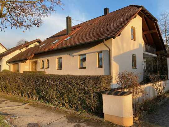 Schöne 4-Zimmer-Dachgeschosswohnung mit Balkon in Wolnzach, Keller, Stellplatz