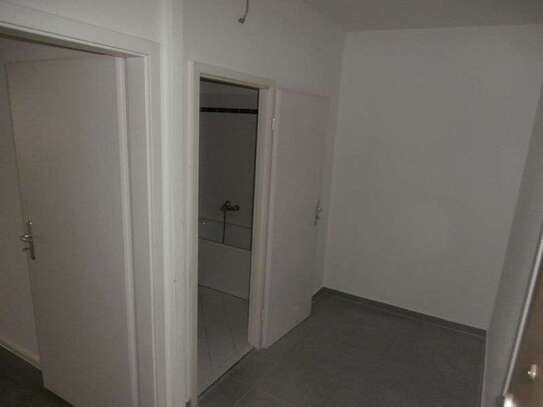 2-Zimmer Glück mit Balkon im 1. OG - L - Erzberger Straße 57