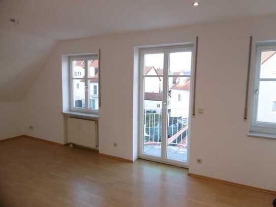 Helle und attraktive 2-Zimmer-Dachwohnung mit 55m² in Weichs