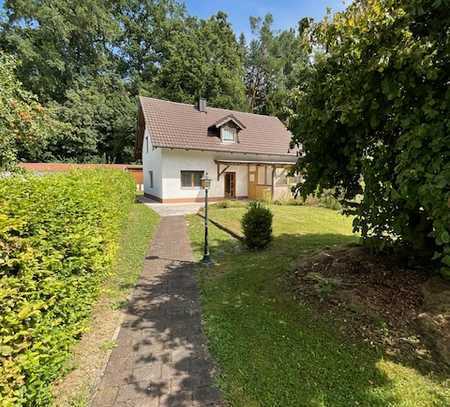 IHR LEBENS(T)RAUM! Haus mit Wintergarten, Gartenparadies, Nebengebäude in guter Lage!