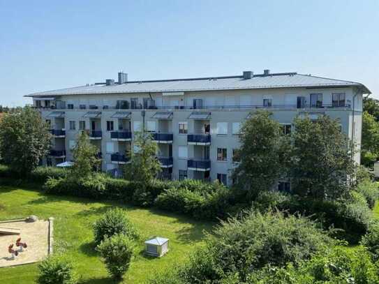 Top Lage - Blick ins Grüne - 1080 € - 77 m² - 3.0 Zi. - TG - EBK