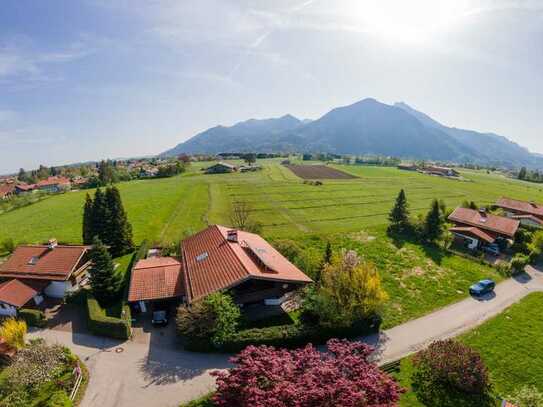 Exklusivhaus in traumhafter Ortsrandlage mit Bergblick - auch als ZFH nutzbar