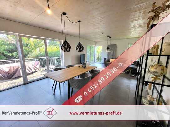 Moderne 2-Zimmer-Wohnung mit Einbauküche und Balkon in Feyen