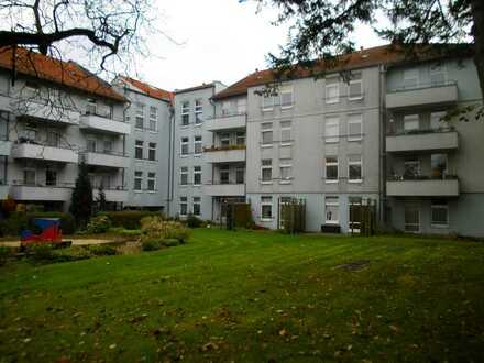 Bezugsfreie 1-Zimmer-Wohnung mit Blick zur grünen Parkanlage