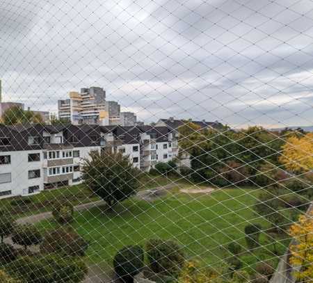 Moderne 4-Zimmer-Wohnung im 4. Obergeschoss eines Hochhauses mit Weitblick über Stuttgart