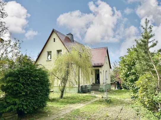 * Einfamilienhaus in ruhiger u. grüner Bestlage mit Dachterrasse u. Garten *