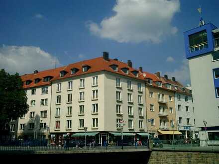 *01.06.23*Wohnen am Fluss, Blick auf Goldberg, 100m², 3 Zimmer, heller großer Wohnbereich