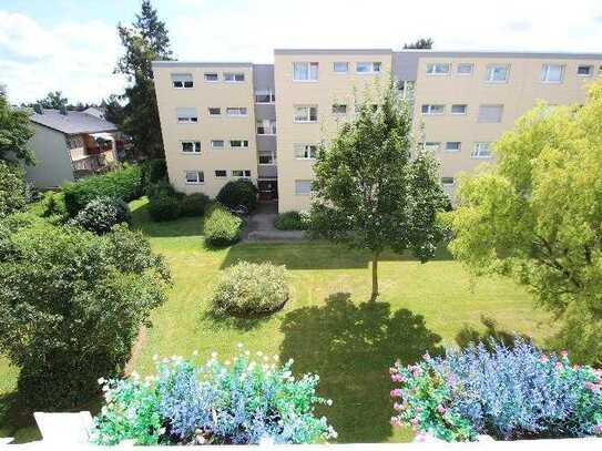 Großzügige helle Etagenwohnung 4 Zimmer 90 m² schöne Loggia Gäste-WC Gart