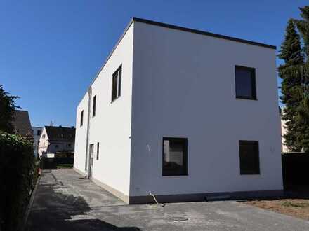 Neubau in Schlebusch: Freist. Architektenhaus, Wärmepumpe, Photovoltaik mit Batteriespeicher