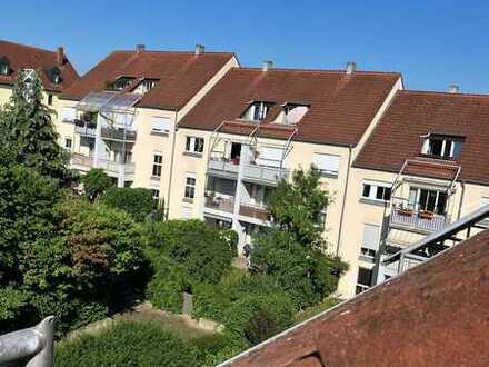 *2-Zimmer Dachgeschosswohnung in Uninähe mit Panoramablick auf Regensburg*