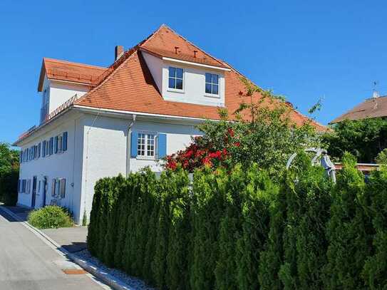 Hochwertige 4-5-Zimmer-DG-Wohnung in Börwang - "Neubau im Altbau"