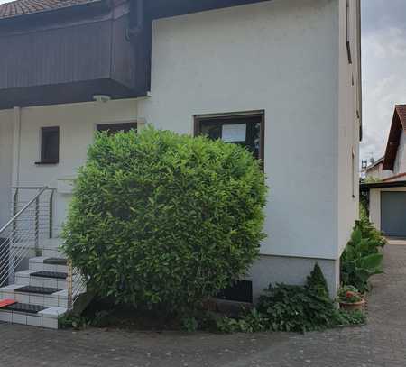 Bezaubernde Doppelhaushälfte in Lustadt