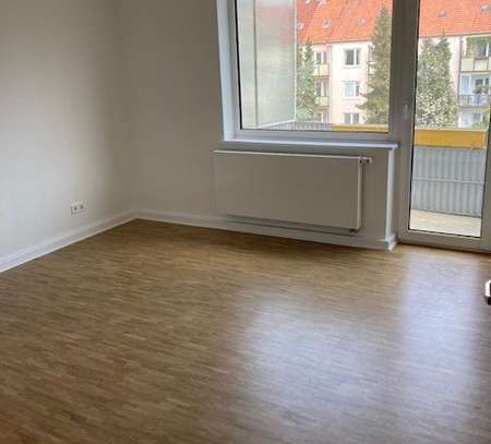 Sanierte lichtdurchflutete 3-Zimmer Wohnung mit Balkon