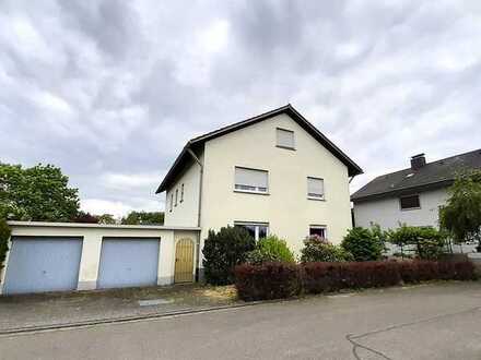 Teilweise vermietetes Zwei- bis Dreifamilienhaus in Stutensee-Spöck!