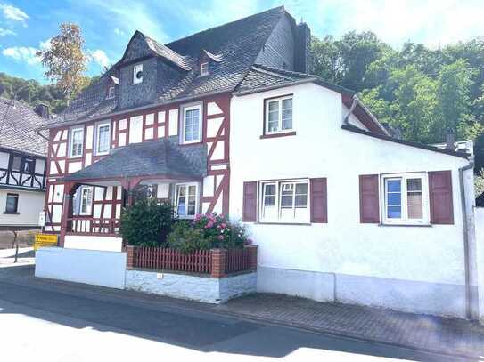 +++ Im Herzen von Weinähr - Wunderschönes Fachwerk-Mehrfamilienhaus zu verkaufen +++