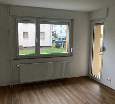 Schöne 2-Zimmer Erdgeschosswohnung mit neuen Bodenbelägen zu vermieten