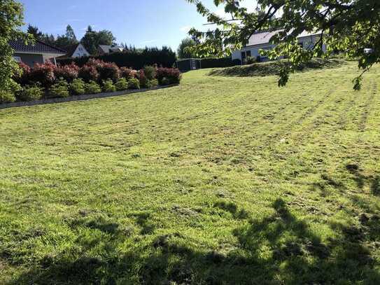 Schönes Baugrundstück in Waldnähe und Fernblick