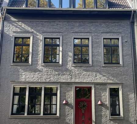 EINE ARCHITEKTONISCHE PERLE - HISTORISCHE STADTVILLA - MIT VIELFÄLTIGEN GESTALTUNGSMÖGLICHKEITEN