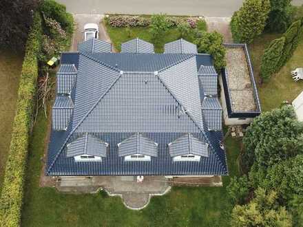 Wunderschönes Einfamilienhaus mit 236 m² Wohnfläche und großen Garten (VB)