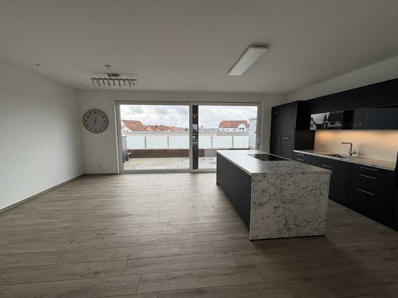                                                               Lichtdurchflutete Penthouse in Laichingen (Randlage)                                                       in Linden (Gießen)