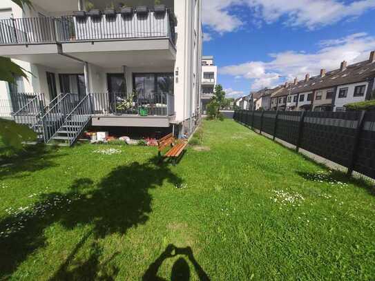 Stilvolle 4-Zimmer-Erdgeschosswohnung mit Balkon, Garten und Einbauküche in Nied, Frankfurt am main