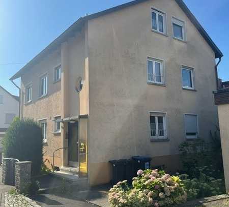 Zweifamilienhaus mit großem Garten und Doppelgarage in TÜ-Unterjesingen