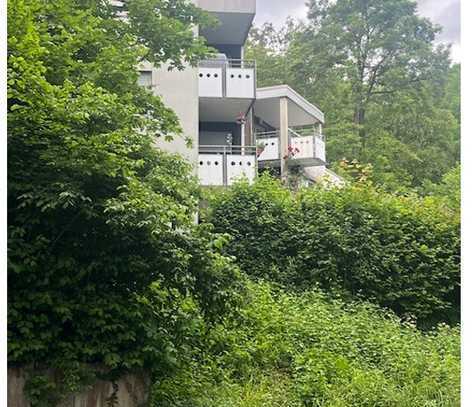 Stilvolle 4-Zimmer-DG-Wohnung mit Balkon und Einbauküche in Esslingen am Neckar