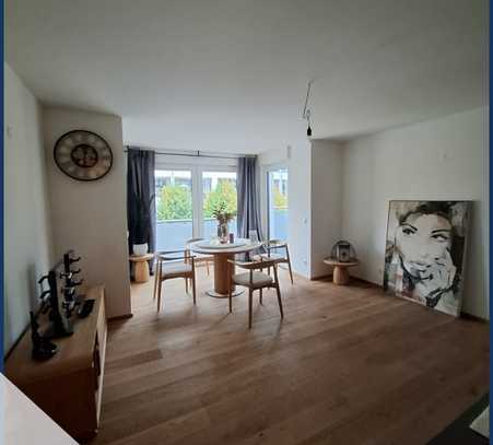 Wohnen mit Stil: Helle 4-Zimmer-Wohnung für höchste Ansprüche