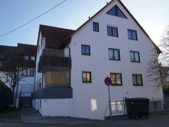 Stilvolle, gepflegte 1,5-Zimmer-Hochparterre-Wohnung mit EBK in Tamm