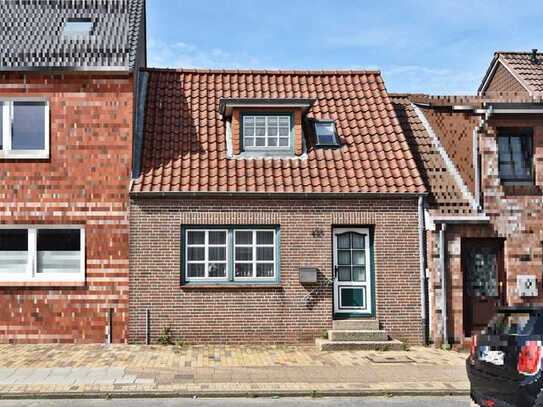 Kleines Stadthaus im Zentrum von Husum mit Garten und Ausbaureserve