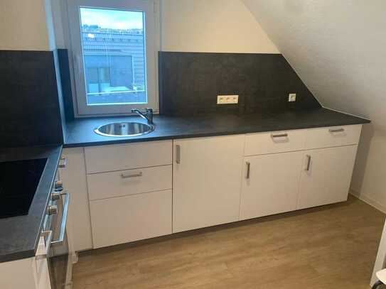 Schöne 1,5-Zimmer-Dachgeschosswohnung im Herzen von Oberrodenbach!