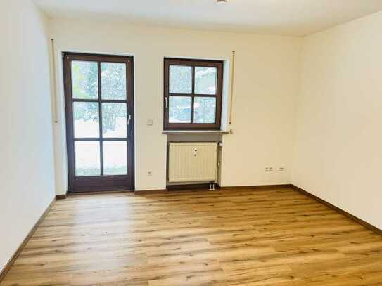 1-Zimmer Wohnung mit EBK und Terrasse