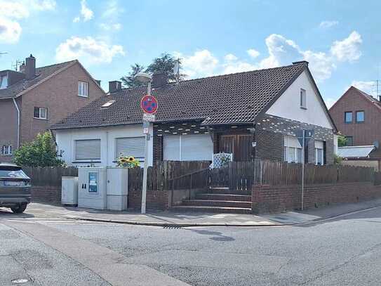 Teilvermietetes Häuschen auf Erbpacht in Bachem