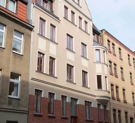 Sanierte Wohnung mit drei Zimmern und Balkon in Halle