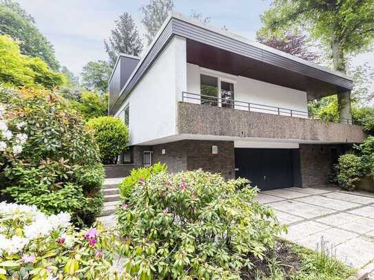 Zeitlos elegantes Architektenhaus in traumhafter Grünlage: familienfreundlich & repräsentativ