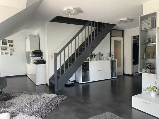 Wunderschöne 4,5-Zimmer-Wohnung mit Balkon in Straubenhardt