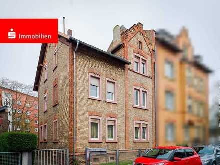 Frankfurt-Fechenheim: Topgepflegtes Mehrfamilienhaus hinter historischer Fassade