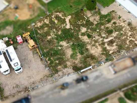 Ihr Traumhaus wartet. Baugrundstück mit genehmigtem Bauplan.