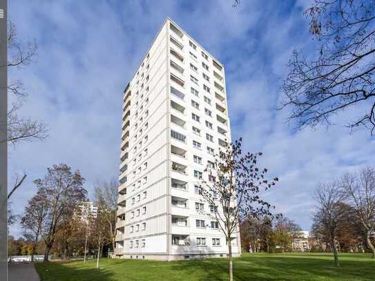 Gut vermietete 3 Zimmer Wohnung mit Balkon, hoch über den Dächern des Münchner Nordens