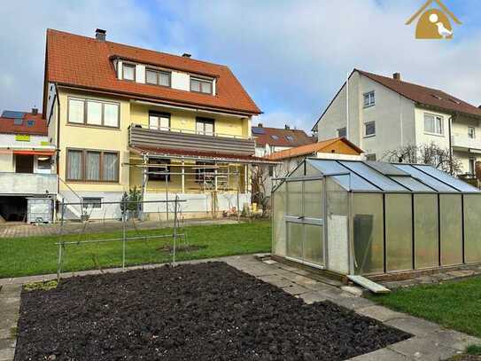 modernisiertes 2-3 Familienhaus mit 3 Garagen und großem Garten