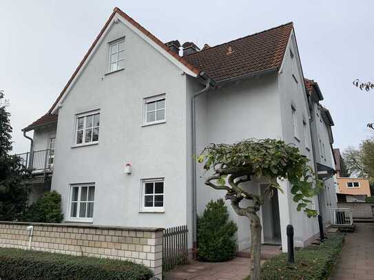 Schönes Haus mit Garten/Balkon und EBK in Friedrichsdorf