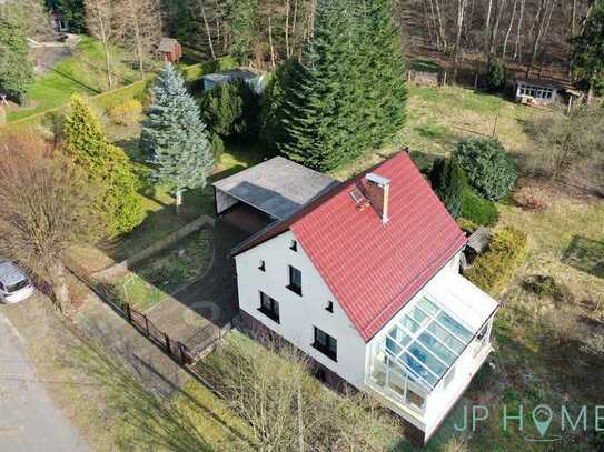 Einfamilienhaus mit großem Grundstück und Waldlage