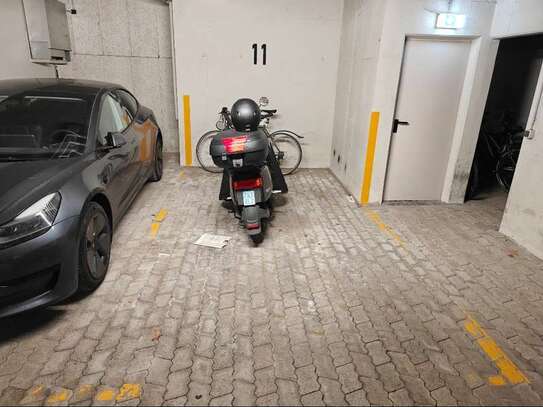 Parkplatz in der Garage in Hofmillerstrasse