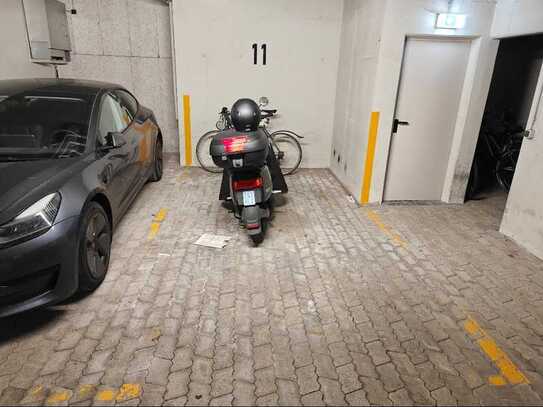 Parkplatz in der Garage in Hofmillerstrasse